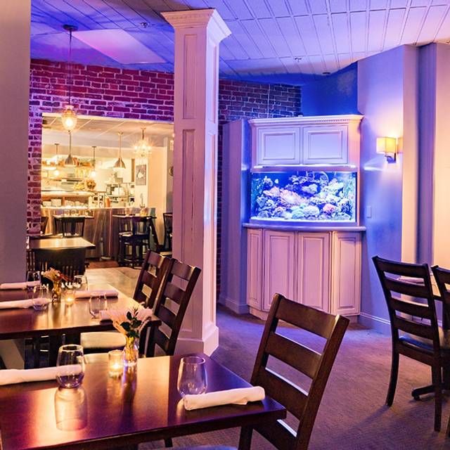Elm Square Oyster Co Restaurant Andover Ma Opentable Elm Square Oyster Co Andover Ma