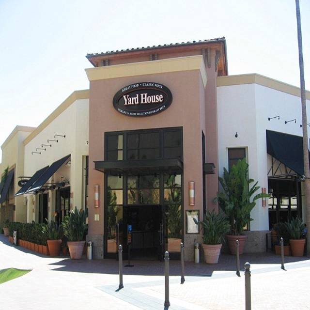 Best Restaurants In Newport Beach Opentable Yard House Newport Beach