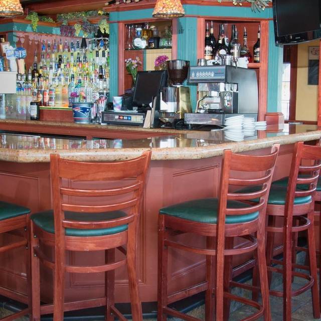 Restaurants in plymouth ma with keno