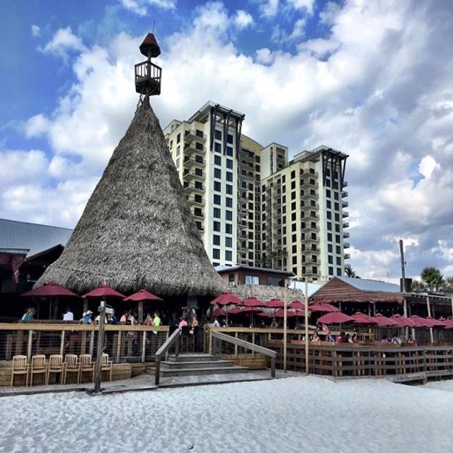 20 Best Live Music Restaurants In Panama City Beach Bay Point Sharky S Beachfront Restaurant