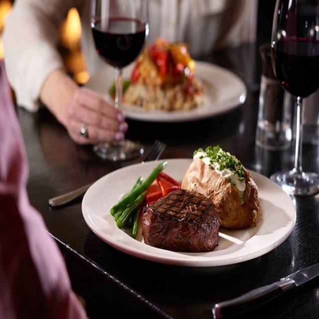 The Keg Steakhouse + Bar Fallsview Embassy Suites Hotel Restaurant