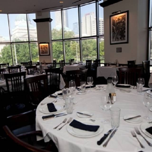 Shula S Steak House Indianapolis Restaurant In Dining Area Shula S Steak House Indianapolis In