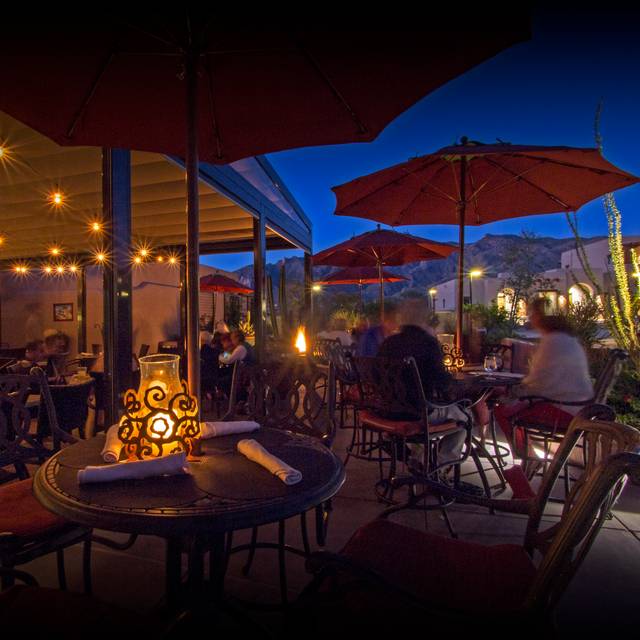 Terraza Garden Patio & Lounge at the Hacienda Del Sol Restaurant ...