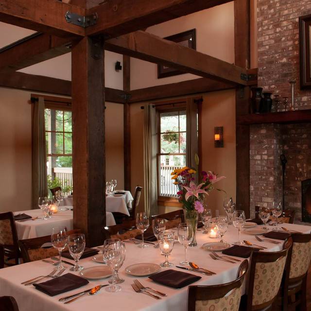 Best Restaurants In Sisters Opentable Chops Bistro