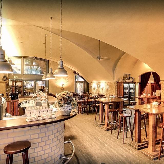 Brauhaus Lemke Am Hackeschen Markt Berlin Restaurant Info Reviews Photos Kayak
