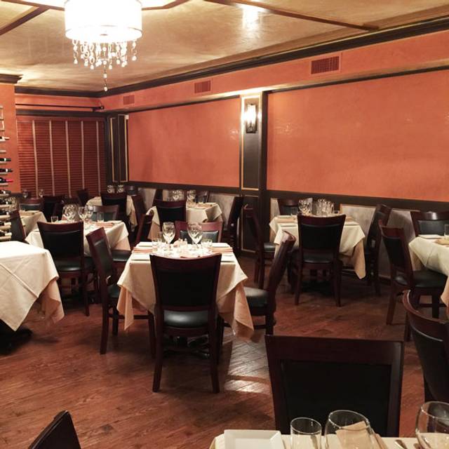 Molto Bene Restaurant - Bellmore, NY | OpenTable