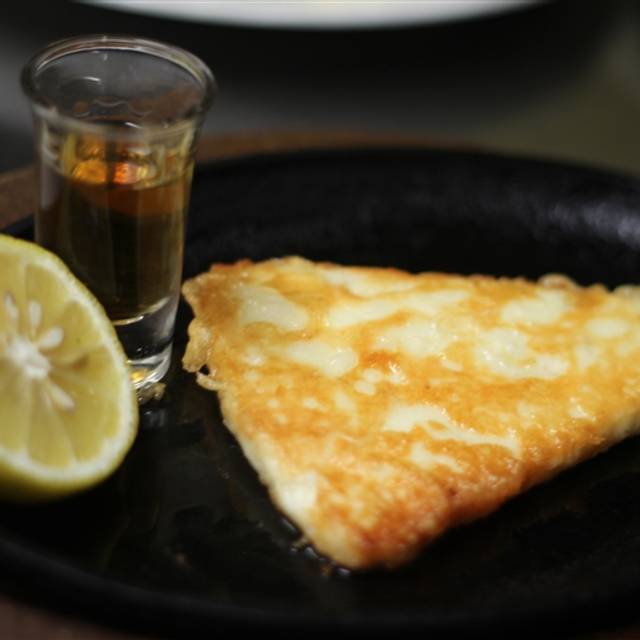 Broken Plate Kitchen & Bar Willow Park Restaurant Calgary, AB