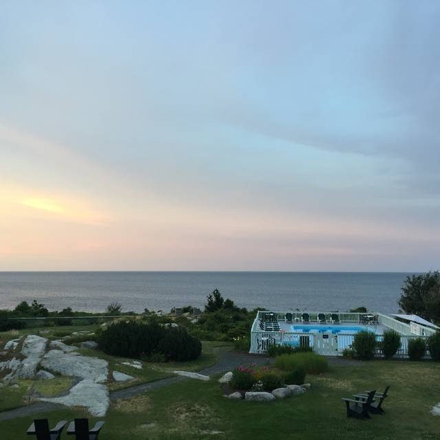 Pigeon Cove Tavern Emerson Inn by the Sea Restaurant Rockport, MA