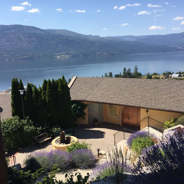 Grapevine Restaurant and Patio at Gray Monk Estate Winery Lake