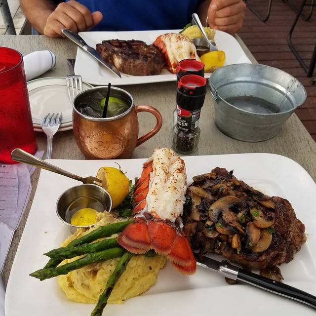 Stella's Fish Cafe & Prestige Oyster Bar Restaurant Minneapolis, MN