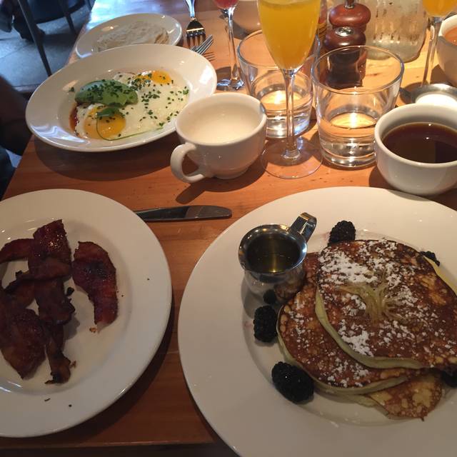 Beatrix River North Chicago Restaurant Info Reviews Photos Kayak