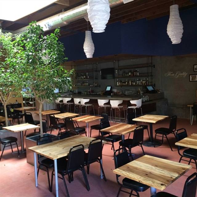 10 Restaurants Near Paramount Theater Opentable