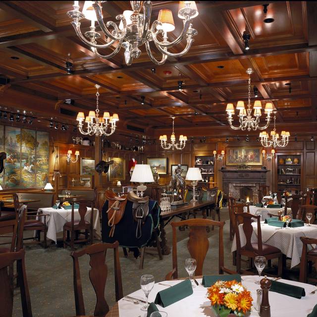 Clyde S Of Chevy Chase Restaurant Md Opentable Clyde S Of Chevy Chase