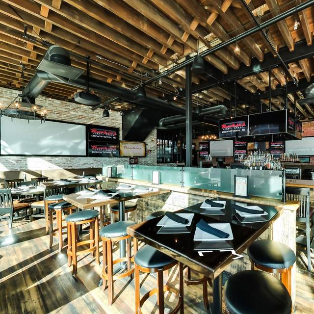 Rookies Sports Lodge Downtown Restaurant San Jose Ca Opentable Rookies Sports Lodge Downtown San Jose Ca