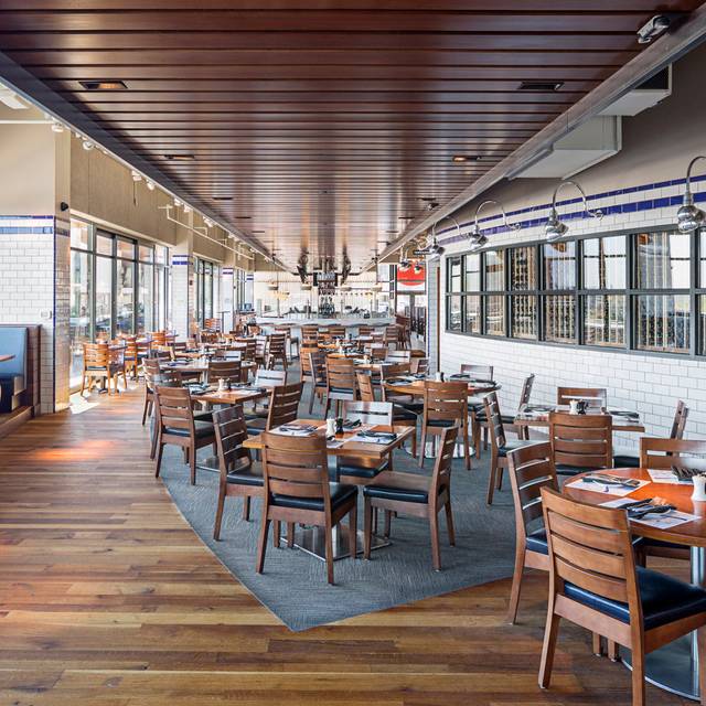 Legal Sea Foods - Braintree - Forbes Road Restaurant - Braintree, MA | OpenTable