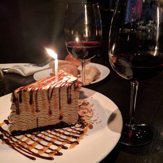 The Keg Steakhouse Bar Yaletown Vancouver Restaurant Info Reviews Photos Kayak