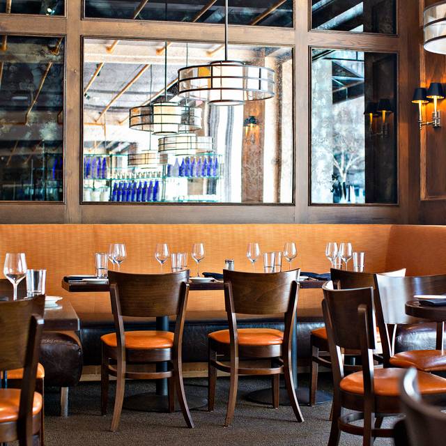 27 Restaurants Near Hilton Garden Inn Washington Dc Downtown