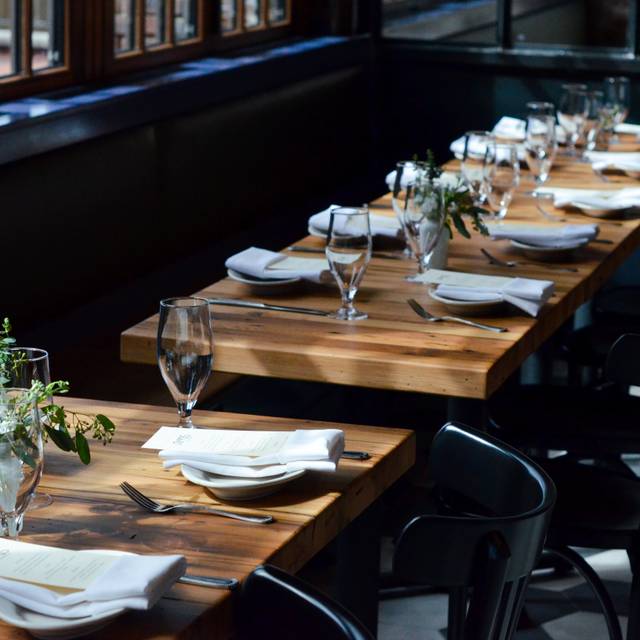 Best Restaurants In Westport Opentable Amis Westport