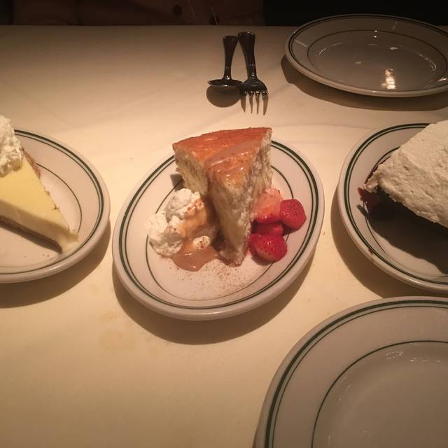 Joe's Seafood, Prime Steak & Stone Crab Restaurant Chicago, IL