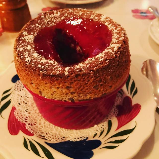 Jacques' Brasserie at L'Auberge Chez Francois Restaurant Great Falls