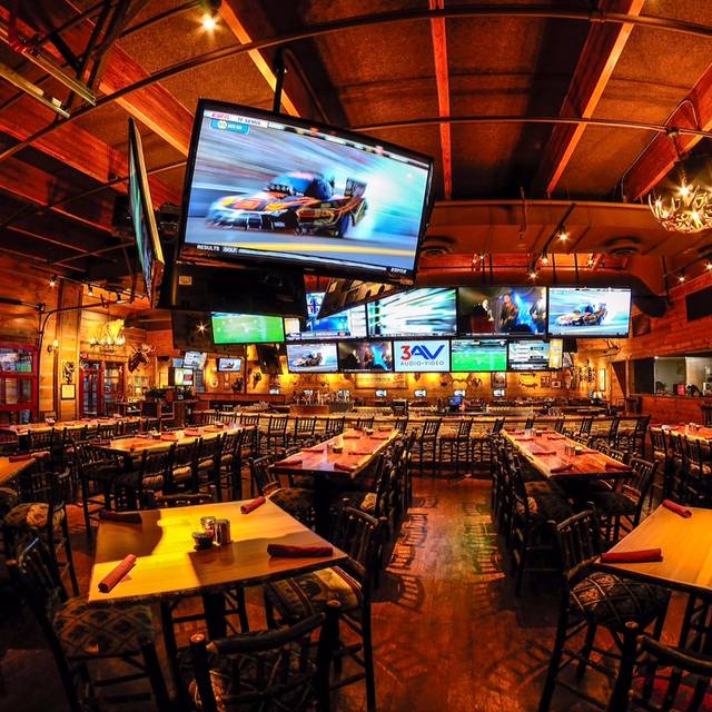 Best Restaurants In Tulsa Opentable Twin Peaks Tulsa