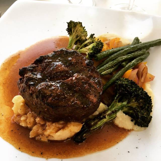 10 Best Restaurants In Mont Tremblant Read Reviews Reserve On Kayak Best Mont Tremblant Restaurants By Cuisine
