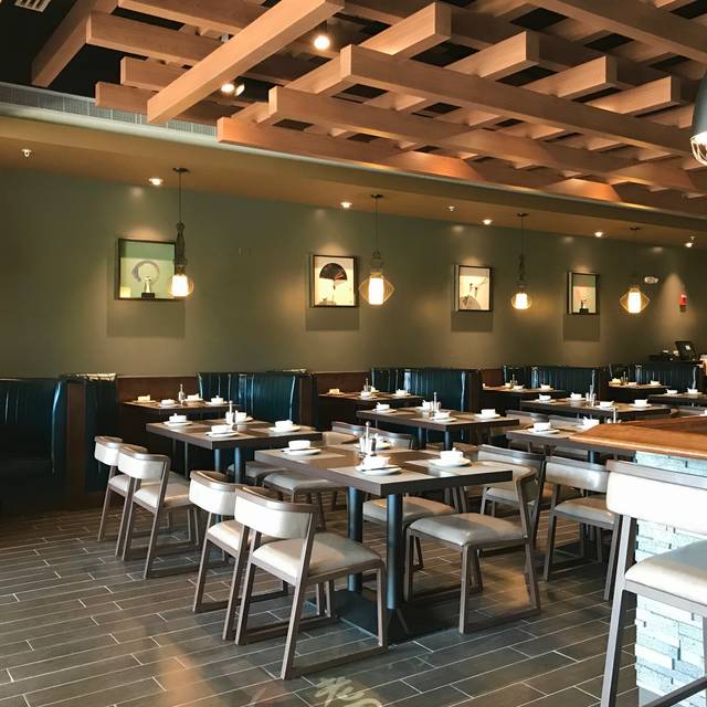 10 Restaurants Near University Of Illinois Opentable