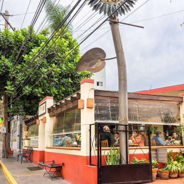 CAFE DE LA FLOR CHAPULTEPEC, Tijuana. Restaurant Info