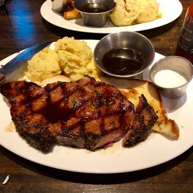 Red Door Woodfired Grill Brookside Kansas City Restaurant Info
