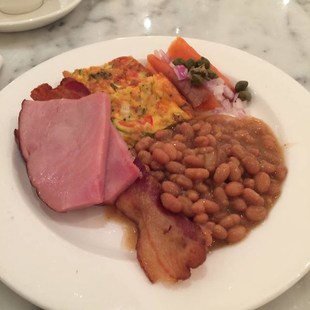 Le Petit Opus Hotel Omni Mont Royal Montreal Restaurant Info Reviews Photos Kayak