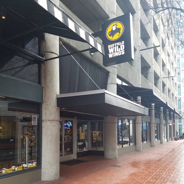 Buffalo Wild Wings - Downtown Restaurant - Portland, OR 