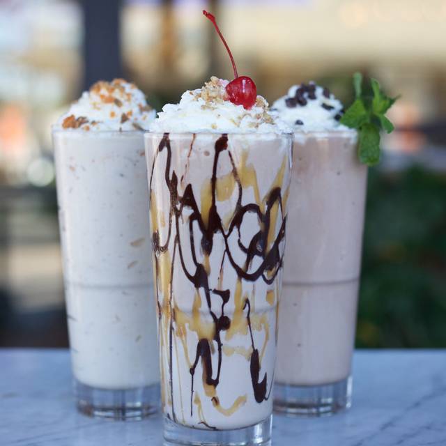 Zinburger Wine and Burger Bar Phoenix Restaurant Phoenix, AZ