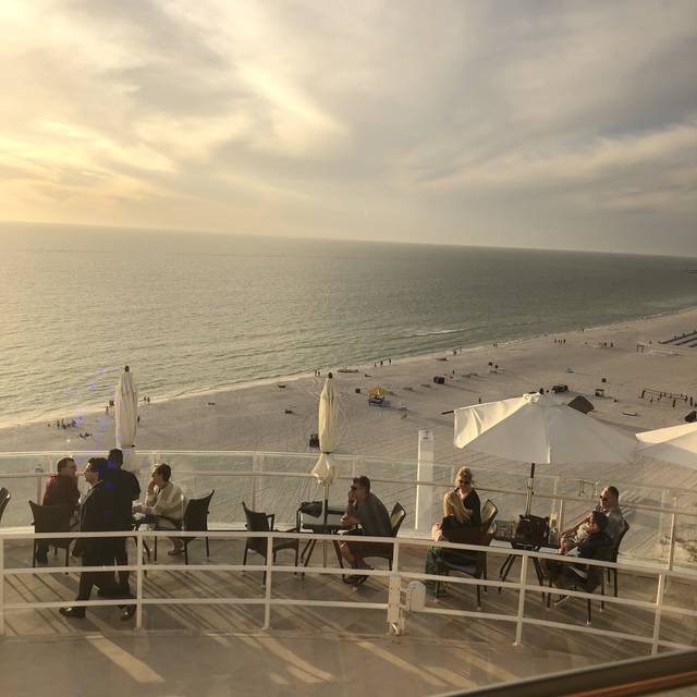Spinners Rooftop Revolving Bistro & Lounge Grand Plaza HotelSt Pete