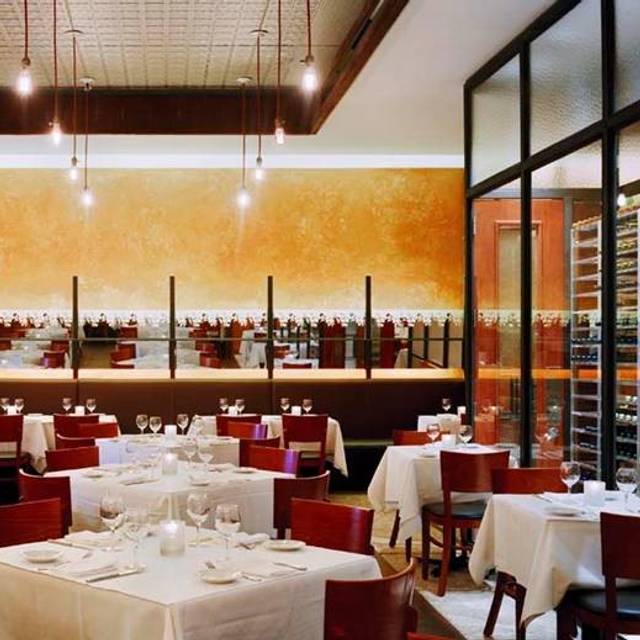 Lia S Restaurant Chevy Chase Md Opentable Lia S Chevy Chase Md