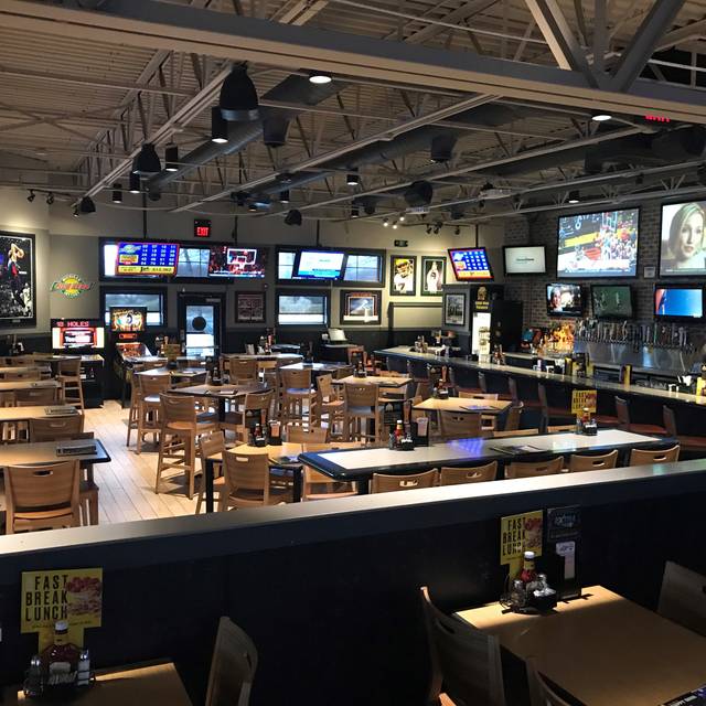 Buffalo Wild Wings Lake Orion Restaurant Mi Opentable Buffalo Wild Wings Lake Orion Mi