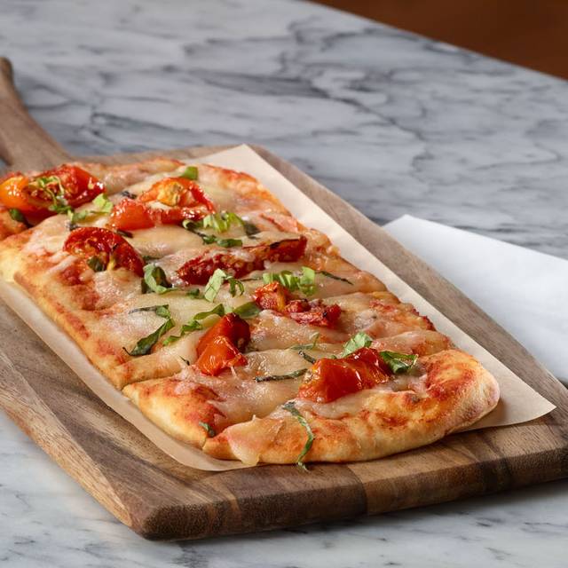 The Bistro Courtyard by Marriott Grand Rapids Restaurant Grand