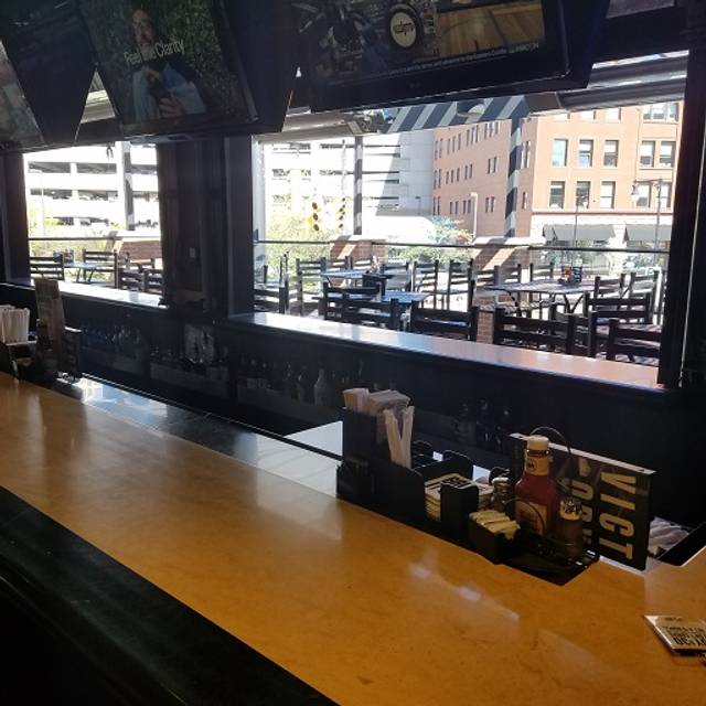 Buffalo Wild Wings Grand Rapids Ionia Restaurant Grand Rapids, MI