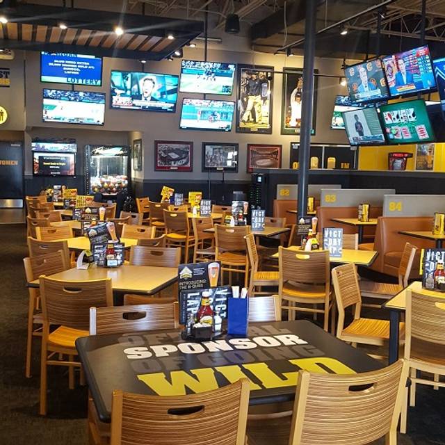 buffalo wild wings brighton mi