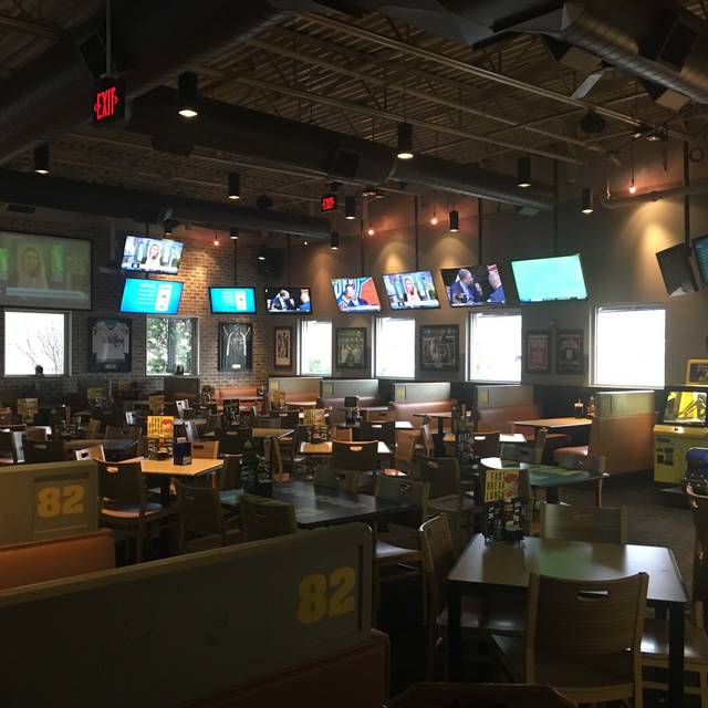 Buffalo Wild Wings Waterford Restaurant Mi Opentable Buffalo Wild Wings Waterford Mi