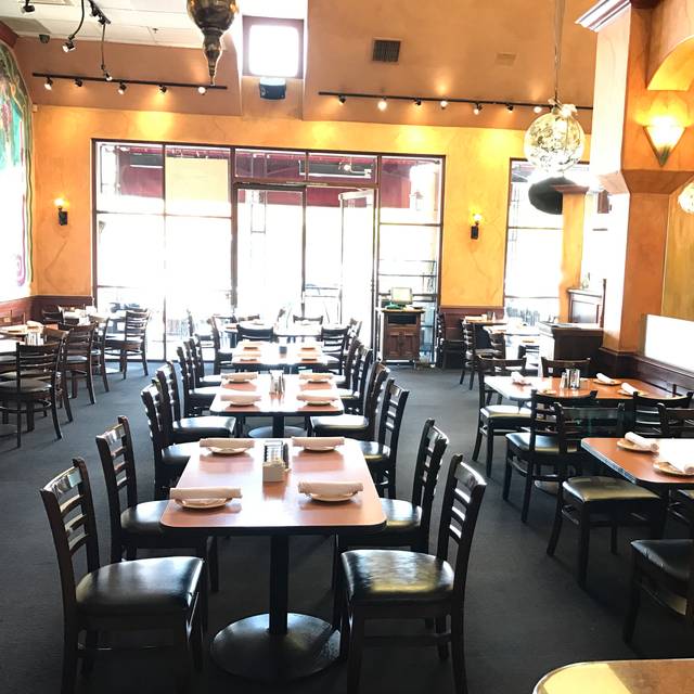 10 Restaurants Near Mission Viejo Mall Ping Center Opentable