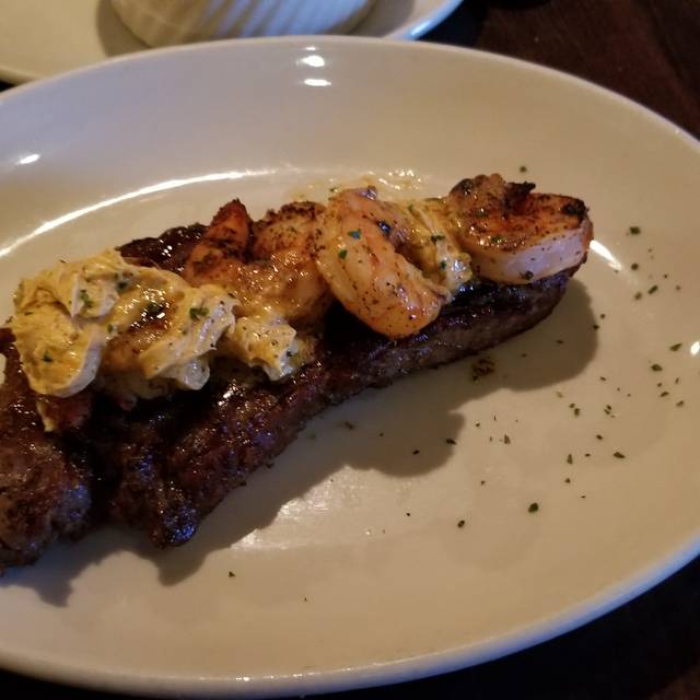 Malone’s Prime Beef Steakhouse Lansdowne Restaurant Lexington, KY