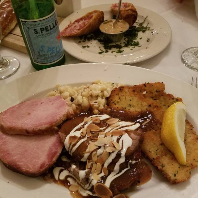 Mader S German Restaurant Milwaukee Wi Opentable Mader S German Restaurant Milwaukee
