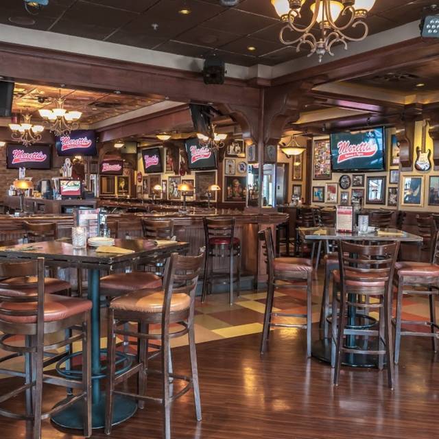 Moretti's Ristorante & Pizzeria Edison Park Restaurant Chicago, IL
