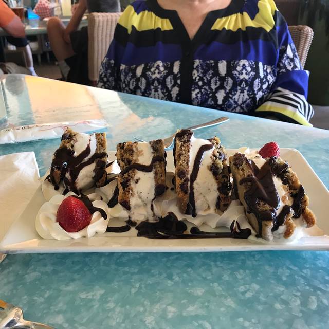 Banana Boat On The Intracoastal Waterway Restaurant Boynton Beach