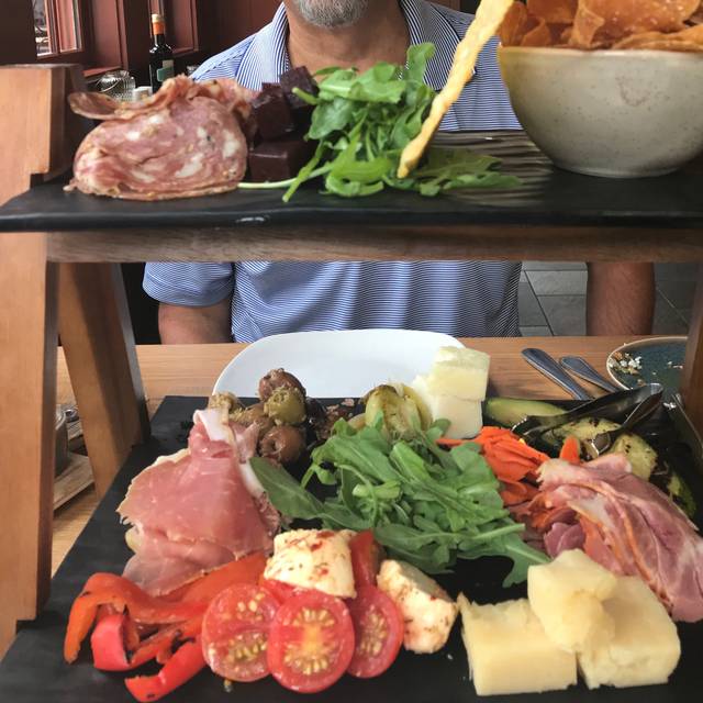 10 Best Restaurants In Lake Buena Vista Read Reviews Reserve On Kayak Best Lake Buena Vista Restaurants By Cuisine