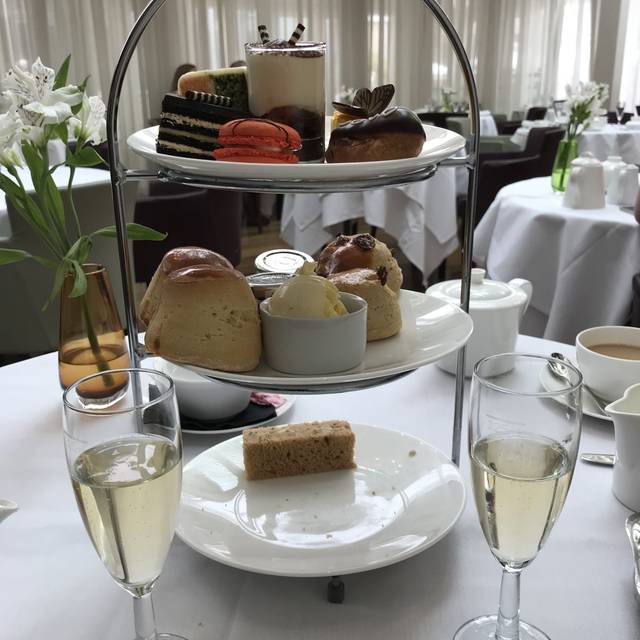 afternoon-tea-at-sopwell-house-hertfordshire-restaurant-reviews