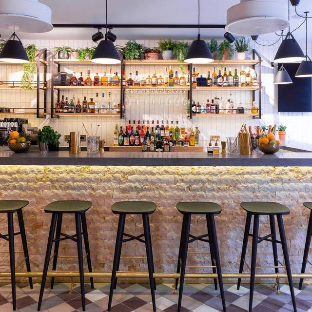 Hans' Bar & Grill - London, | OpenTable