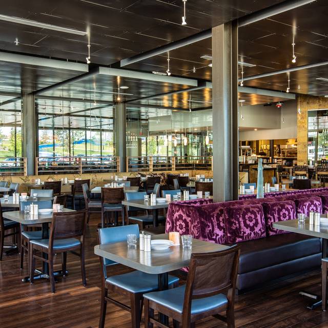 Pinstripes Cleveland Restaurant Beachwood Oh Opentable Pinstripes Cleveland Beachwood Oh