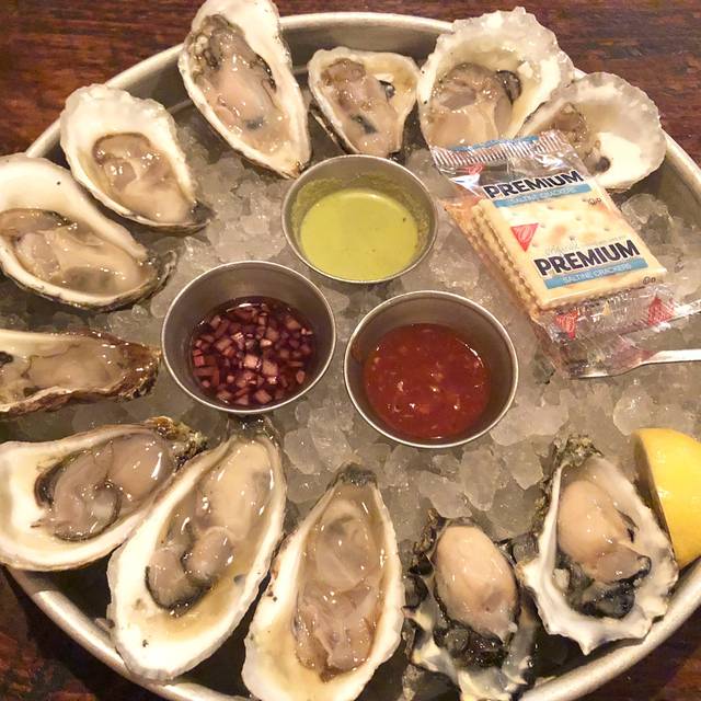 New York diner finds pearl in oyster