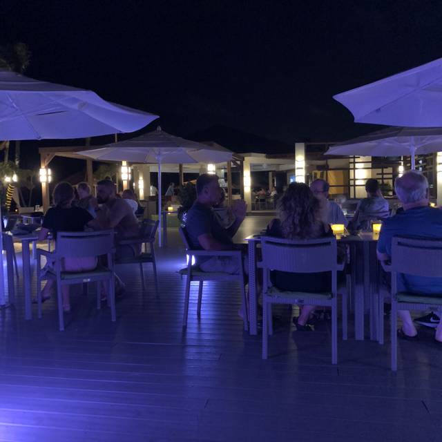 Elements Restaurant at Bucuti & Tara Beach Resort - Adults Only - Eagle ...